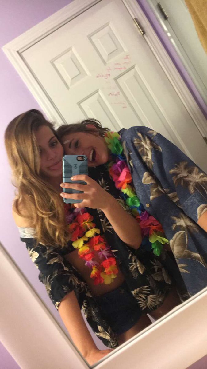 haleyhanss's tweet photo. happy bday Mandy!! Love u , have a great day ❤️❤️ https://t.co/Ybis7121e5
