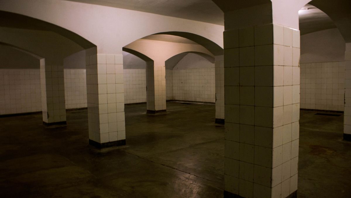 scouttmaps's tweet photo. Daily feature location in #Schäferweg #Oranienburg #Deutschland
Shot by @jnaberle - https://t.co/w6uwWK9cMh
#scouttmaps #scoutt #garage #underground #pillars #80s https://t.co/wWhgeytqfg