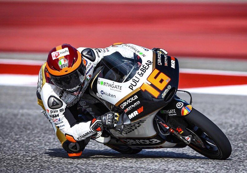ValeYellow46FS's tweet photo. 🏁: Moto3 race
🥇 @88jorgemartin 
🥈 @eneabastianini 
🥉 @marcobez12 
Breathtaking race in Moto3 won by Jorge Martin, but 4 Italians finished behind him fighting until the last corner😱 
#Moto3
#ItaliansDoItBetter 💚⚪️❤️
#AmericasGP 🇺🇸 https://t.co/A2kHseGhAc