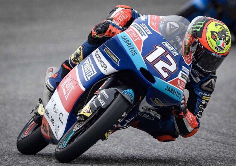 ValeYellow46FS's tweet photo. 🏁: Moto3 race
🥇 @88jorgemartin 
🥈 @eneabastianini 
🥉 @marcobez12 
Breathtaking race in Moto3 won by Jorge Martin, but 4 Italians finished behind him fighting until the last corner😱 
#Moto3
#ItaliansDoItBetter 💚⚪️❤️
#AmericasGP 🇺🇸 https://t.co/A2kHseGhAc