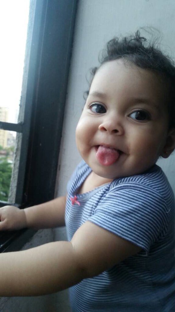 XplicitoVnzla's tweet photo. Hace un año, aproximadamente a esta hora recibi en mis brazos a un Angel llamado Selene, Mi Hija..
Feliz cumpleaños princesa.
Simplemente lo eres TODO! 💞
Dios te Bendiga, que papi SIEMPRE te va a cuidar.
#daddyinlove
#tuprimerañito https://t.co/anrXMb60hk