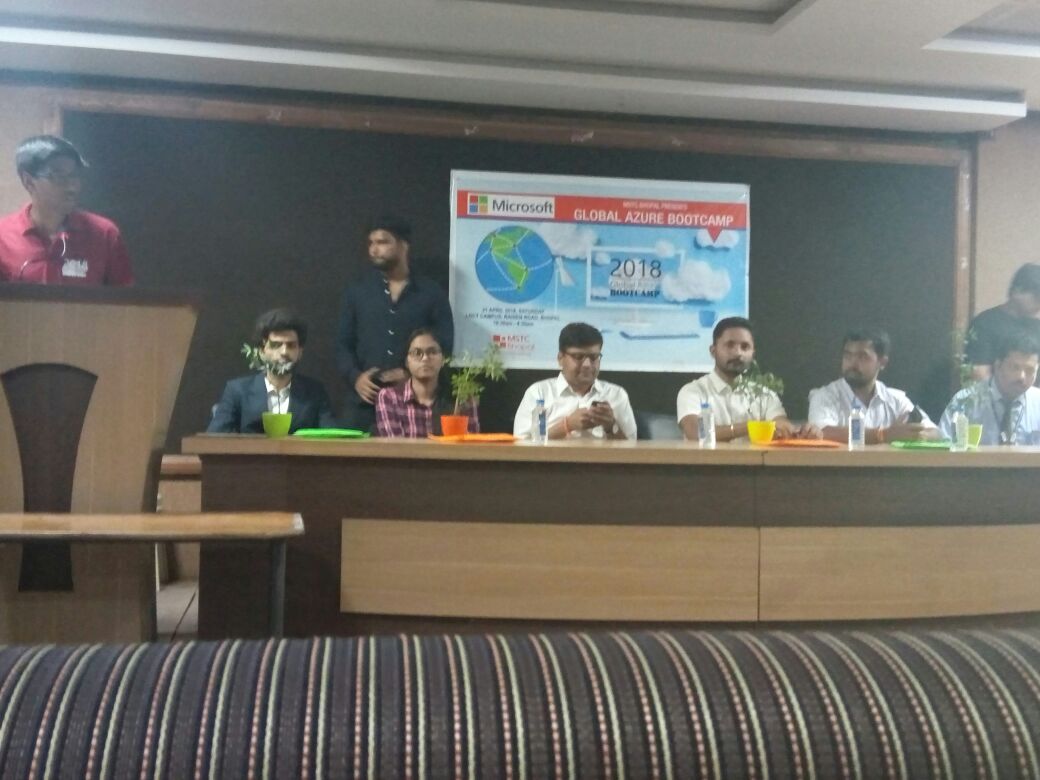 anubhamane4's tweet photo. My small session on Cloud Computing at Microsoft Global @Azure BootCamp yesterday. #GlobalAzure #Microsoft #cloud #speakermode #publicspeaking #marketing101 #GrowthHack #Growth #techwomen #Technology #computing @acloudguru https://t.co/R9ew1VEApt