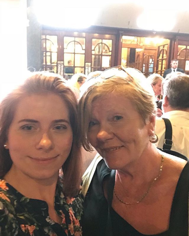 ChloeP_90's tweet image. About last night 💜 Taking it back, seeing Lisa Stansfield play a sold-out show at The London Palladium with the Marge! We went “All Around The World 🌎”. Great show! Thanks for the invite Big Life x
.
.
.
.
#TheLondonPalladium #LisaStansfield #livemus… ift.tt/2vzKbJw