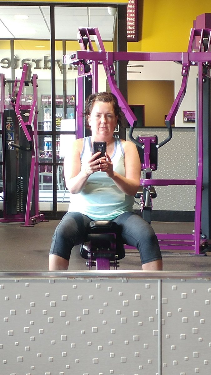 MeliSoderlund's tweet photo. Well....since I'm pretty much one of the boys at work... I'll be one of them at the gym and on Twitter!!😁😁 couldn't sleep so I went to the gym!! #weightday #grinding @marklaureano989 @EricCarstensen @K_Law124 @LivePdFantasyLG https://t.co/d3DQKzXqIG