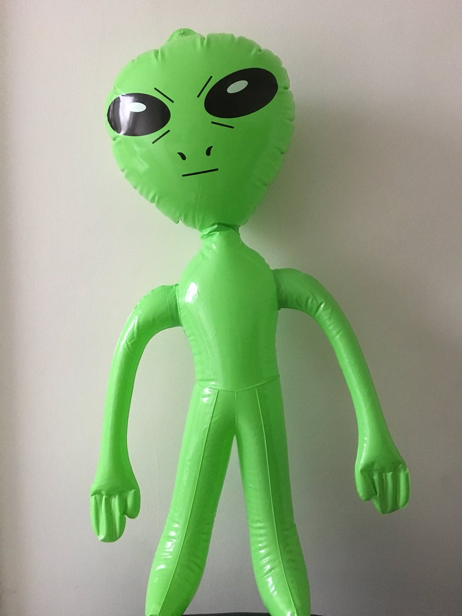 strathiefilm's tweet photo. Almost finished! We have just 2 days of Principle Photography left on our very special UFO film! Great vibes all around! @GFStudiosUK @GoldfinchEnt #NextFilm #2ndFeature #TransienceFilm #PrinciplePhotography #StrathieFilm #GoldfinchStudios #UFO #aliens https://t.co/A6RBLiTtdk