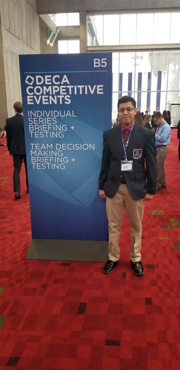 OPS_BensonDECA's tweet photo. @siryoshirocks is ready to dominate the competition! #businessbunnies @OPS_BensonHigh https://t.co/MES6MsZkJT