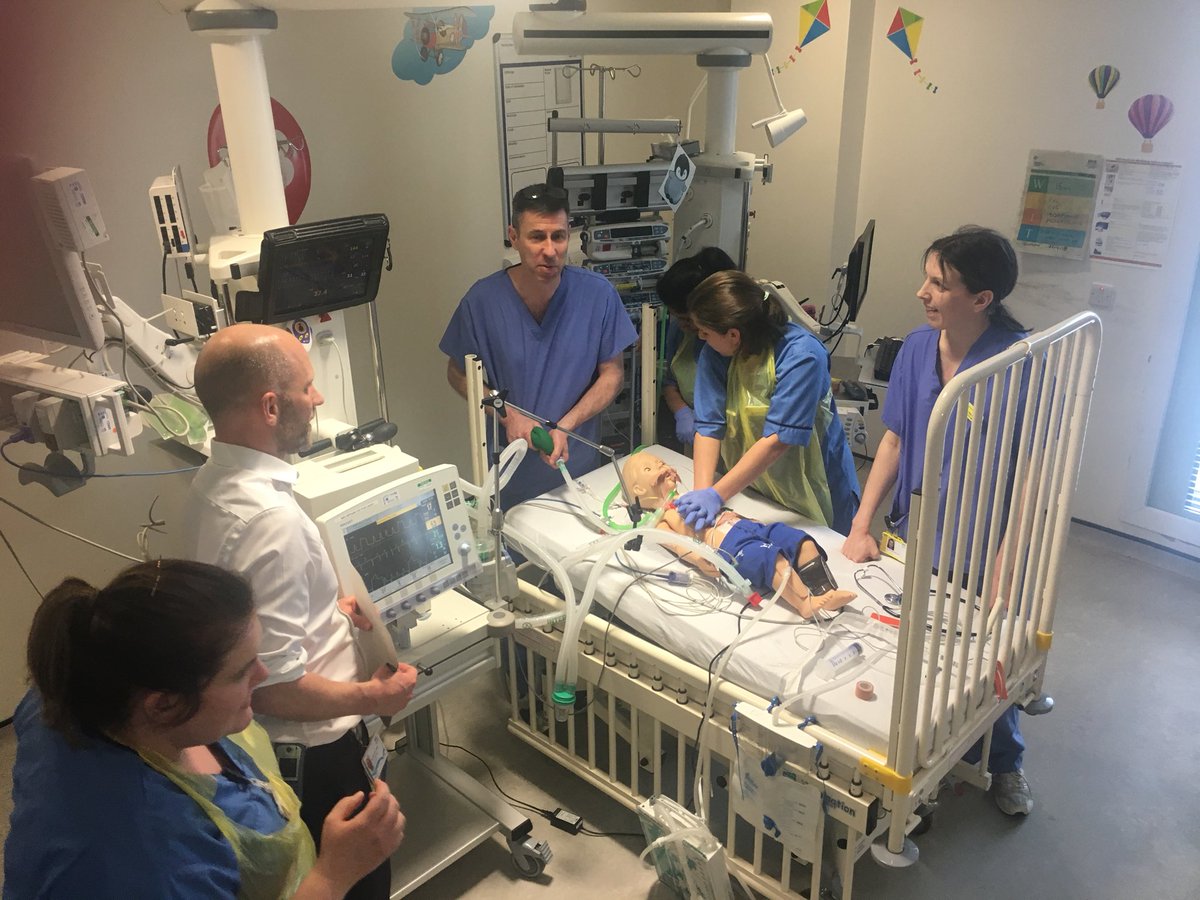 MarkGlasgowPICU's tweet photo. #simulationsunday for @PICU_Scot - practicing and learning together. Well done all @jensambo1 @chrislamb1977 @neilspenceley @jennakhills with debriefing les by @turner_alastair https://t.co/mcLNjh7Cxz