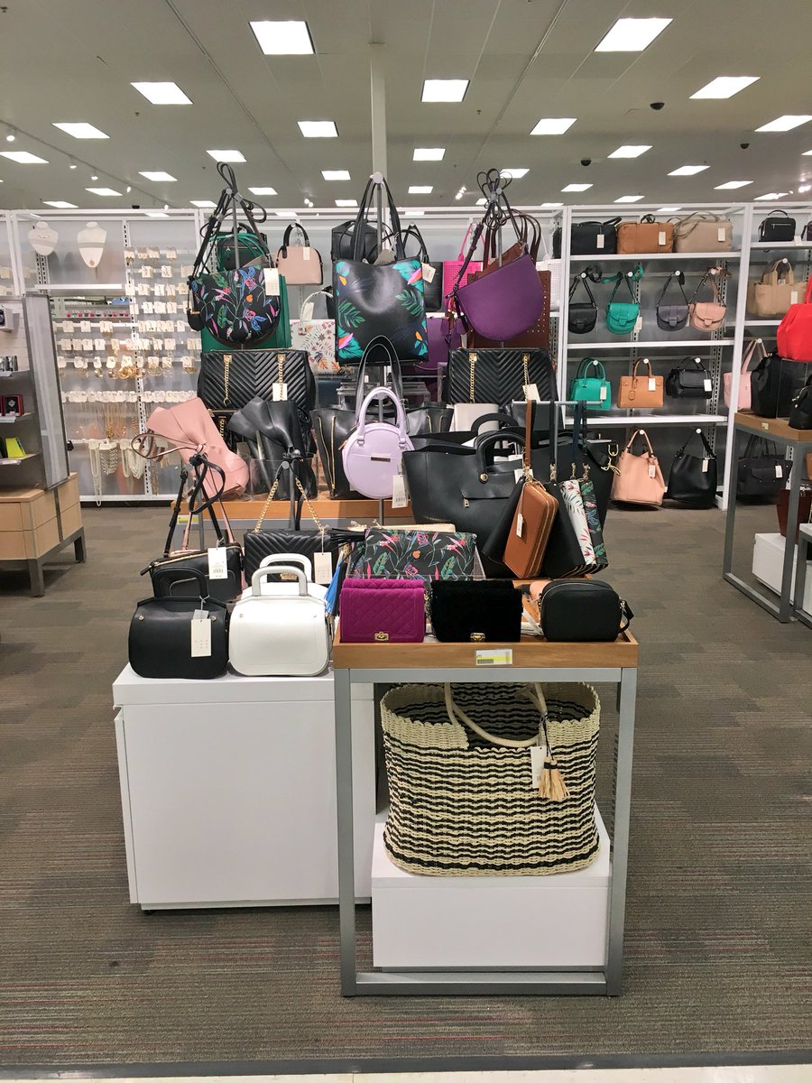 SarahStyle985's tweet photo. Sunday Funday! 🌻We’re thinking spring here at @Target, Strongsville. 🌸 So many new colorful accessories, handbags, &amp; more! #Target #TargetStyle 💐 https://t.co/r8YYHZlGhm