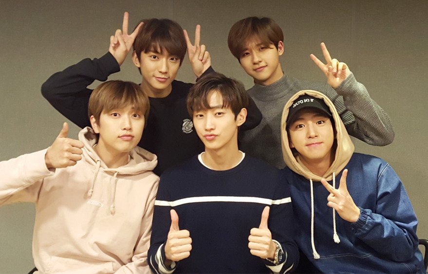 Fuhzee1's tweet photo. 축하해요,사랑해요❤❤❤❤❤
#B1A4_다시함께7주년
#B1A47THANNIVERSARY 
Cr to owners https://t.co/fnw62JTJqV