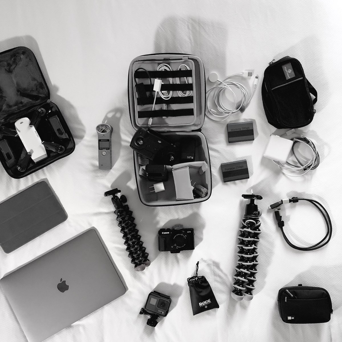 craigpoulsen's tweet photo. In #Sunnyvale CA for the next two weeks for work. Brought My #Canon #G7xMarkii, #GoProHERO6, #DJISpark, a #Rode #smartlav, #zoomh1 recorder and #jobytripods. I am ready to keep making videos. #CraigsTechTalk travel addition. https://t.co/A9lneIdr98