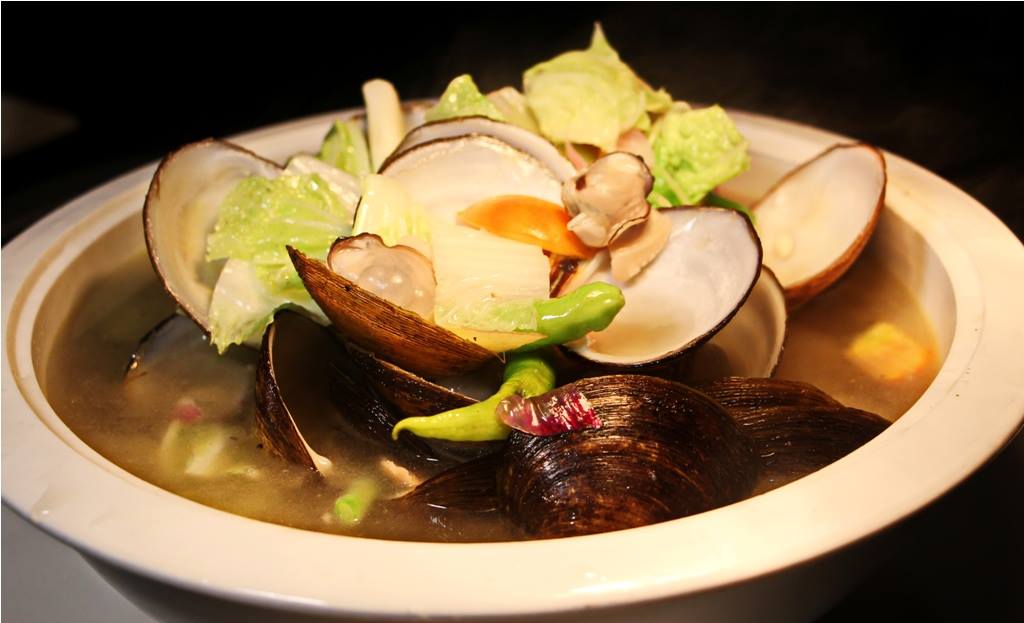 SkylightVeranda's tweet photo. Monday Grandee!
Dine at Veranda Restaurant by Skylight Hotel and experience our mouth-watering Filipino-Chinese Cuisine for an affordable price! Enjoy our LIVE Seafood and Grilled Specialties at stake =)
#Foodporn #foodislife #skyisthelimitwithskylight #bestoftheday #palawanfood https://t.co/Z7NrXj8h71