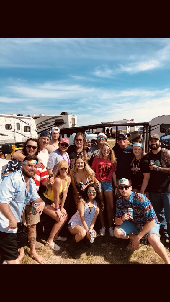 roseegriffith's tweet photo. worst behavior, but the best time 🤘🏼🍻 #LJT https://t.co/hlJQvKncx4