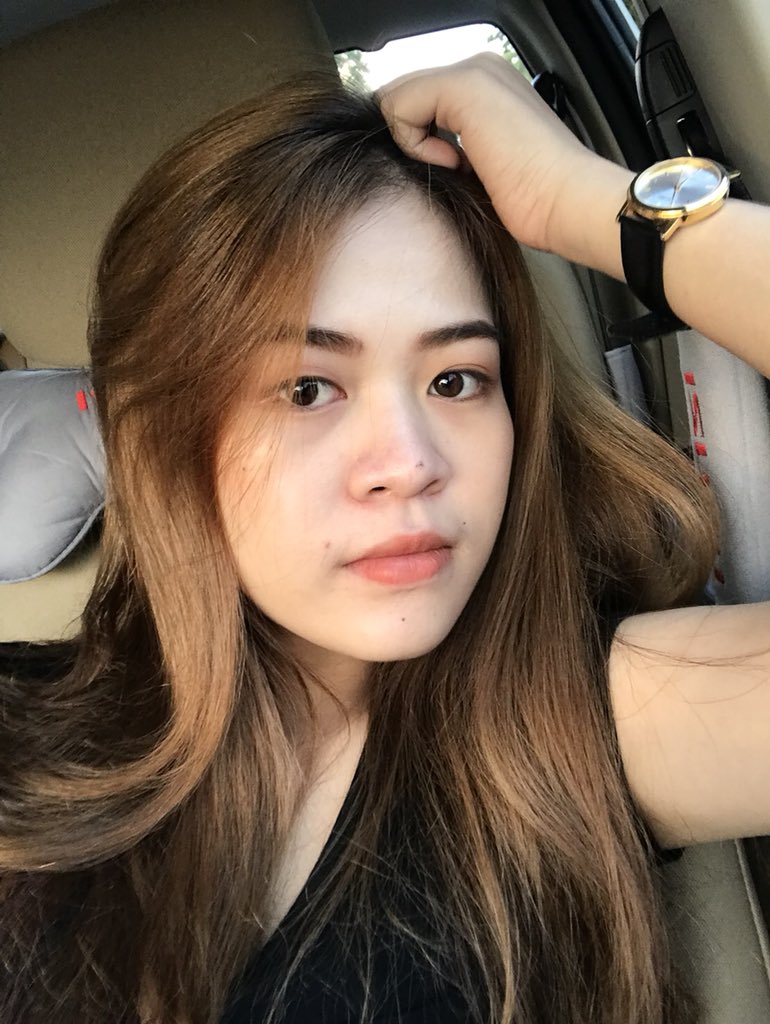 pisaaq's tweet photo. มึงงงง นี่ใช้ #บิวตี้วัน มาได้ 2 เดือนแล้วอ่ะ หน้าดีขึ้นมาก ใสมากกกกเว่ย มีแต่คนทัก อารมณ์แบบไม่แต่งหน้าก็รอด แต่ถ้าไม่ทาลิปกูก็ไม่รอดจ้าาา อยากให้มาลอง มีขนาดทดลอง 150฿ เอง
#beautyOne #ครีมหน้าใส #ครีมบำรุงสำหรับผิวแพ้ง่าย #ครีมบำรุงผิวหน้าขาวใส https://t.co/Oci9WhbX04