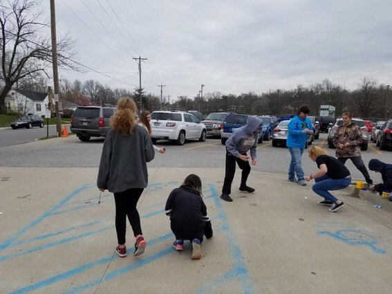 MrsDavisonFHS's tweet photo. After watching October Sky we were inspired to launch our own Alka-Seltzer rockets!  🚀Who knows, maybe the next @NASA scientist is in this mix! 👩🏼‍🔬👨🏽‍🔬 Also, just a great way to relax and have fun after some stressful MAP testing! #fmsteach https://t.co/OycDl94GZo