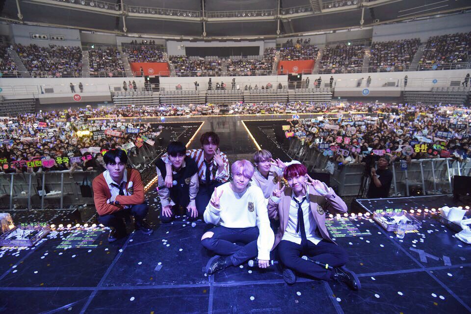 waculfz2's tweet photo. 30 day
ขอบคุณสำลับ7เดือนที่ผ่านมาพวกเรามีความสุกที่ได้พวกเขาอยู่บนเวทีร้องเพลงเพราะ ขอบคุณขอบคุณมากๆ ขอบคุณ fave Ent.ที่ทำให้ความฝันของพวกเราเป็นจริง😢 พวกเราหวัง ถึงแม้หวังนั้นอาจไม่มีอยู่จริง แต่เราก็จะหวัง หวังว่า จะเห็นพวกเขากับมาเป็นวงเดีมอีกครั้ง
#JBJ
#30DayLeftWithJBJ https://t.co/FFbACK3zBO