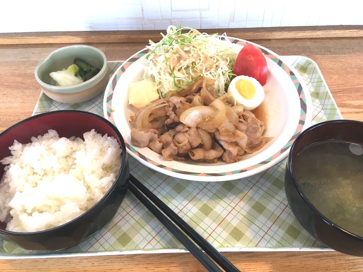 Ayatokipi's tweet photo. 食堂のお母さんが
最後だからって
タダで作ってくれた！
嬉しいよー😭 https://t.co/CIuWU38bQo