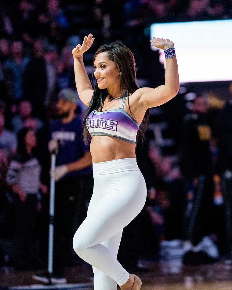 Relive the best 📷 of the season from @Kings_Dancers’ Ariana! » spr.ly/6011DjbwW https://t.co/YSCoqST4Wg