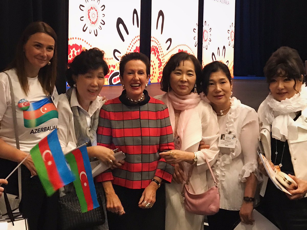 CloverMoore's tweet photo. @GlobeWomen @TraceySpicer And I had a great chat with @INatividad at #GSWSydney - it has been a phenomenal success in Sydney & I’m proud we were able to support it. https://t.co/FJrXkVopsA