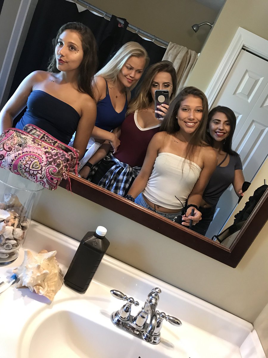 annarieber's tweet photo. happy birthday belly❣️ I love and miss you so much, you tha best #foreignbitches https://t.co/8VHp212pDA