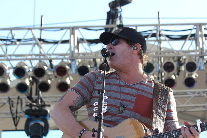 995QYK's tweet photo. @jrodfromoz tore it up on the stage at Bay 2 Beach Music & Arts Festival! See all the photos, info, and more ---> https://t.co/ZM6t2PRpIr #B2BFest #Bay2Beach https://t.co/Nom8D1rDw3