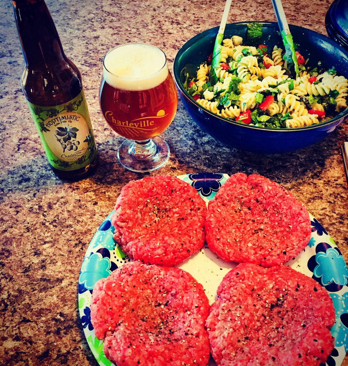 CharlevilleBeer's tweet photo. It’s Grilling time!! #sundayfunday #beerisyummy #stlcraftbeer #ipa #hoptimistic https://t.co/QCkszRMFIb