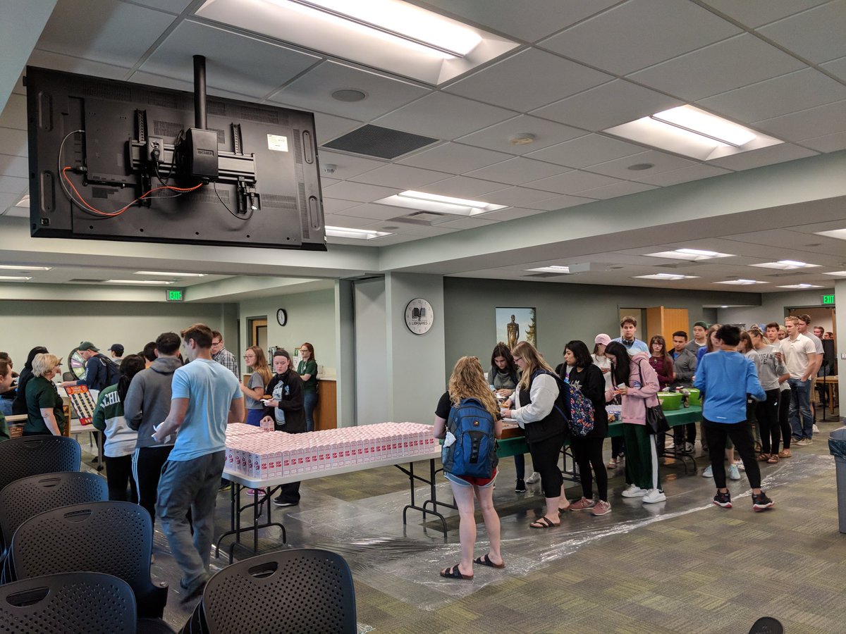 jonah_magar's tweet photo. #FinalsSurvival is on @msulibraries! Ice cream, milk &amp; cookies, carrots, popcorn and prizes, even a photobooth. Come get some until 9pm (or when supply runs out). https://t.co/ep1Ithli5d