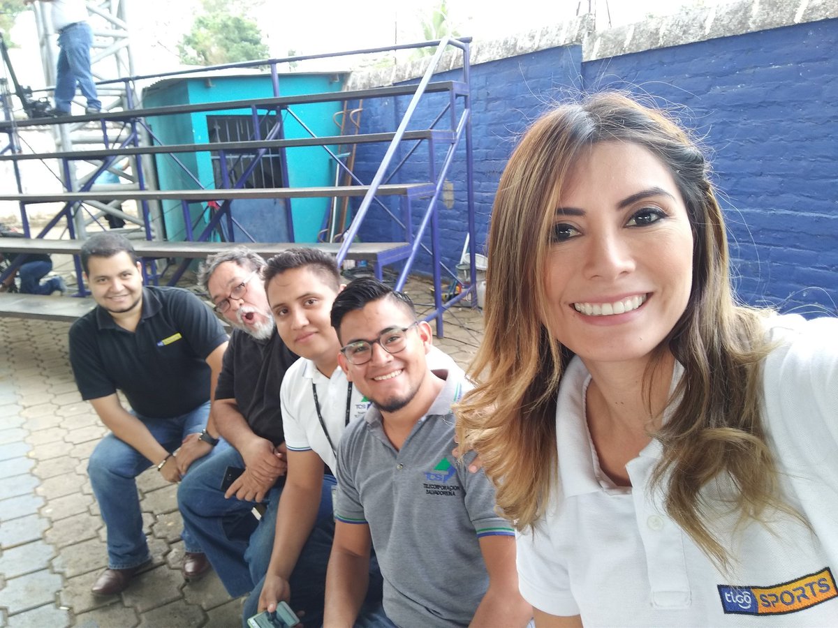 jorgemolinaTV's tweet photo. Ya listos en tierras brujas, hoy partidazo... El Clásico Nacional en su juego 2... A las 6pm por @TigoSports_SV @fesabal @LMB_ELSALVADOR @BrujosBKBLMB @SantaTeclaBC @CVigil21 @Pablo_Gavidia https://t.co/kDqKfoncoK