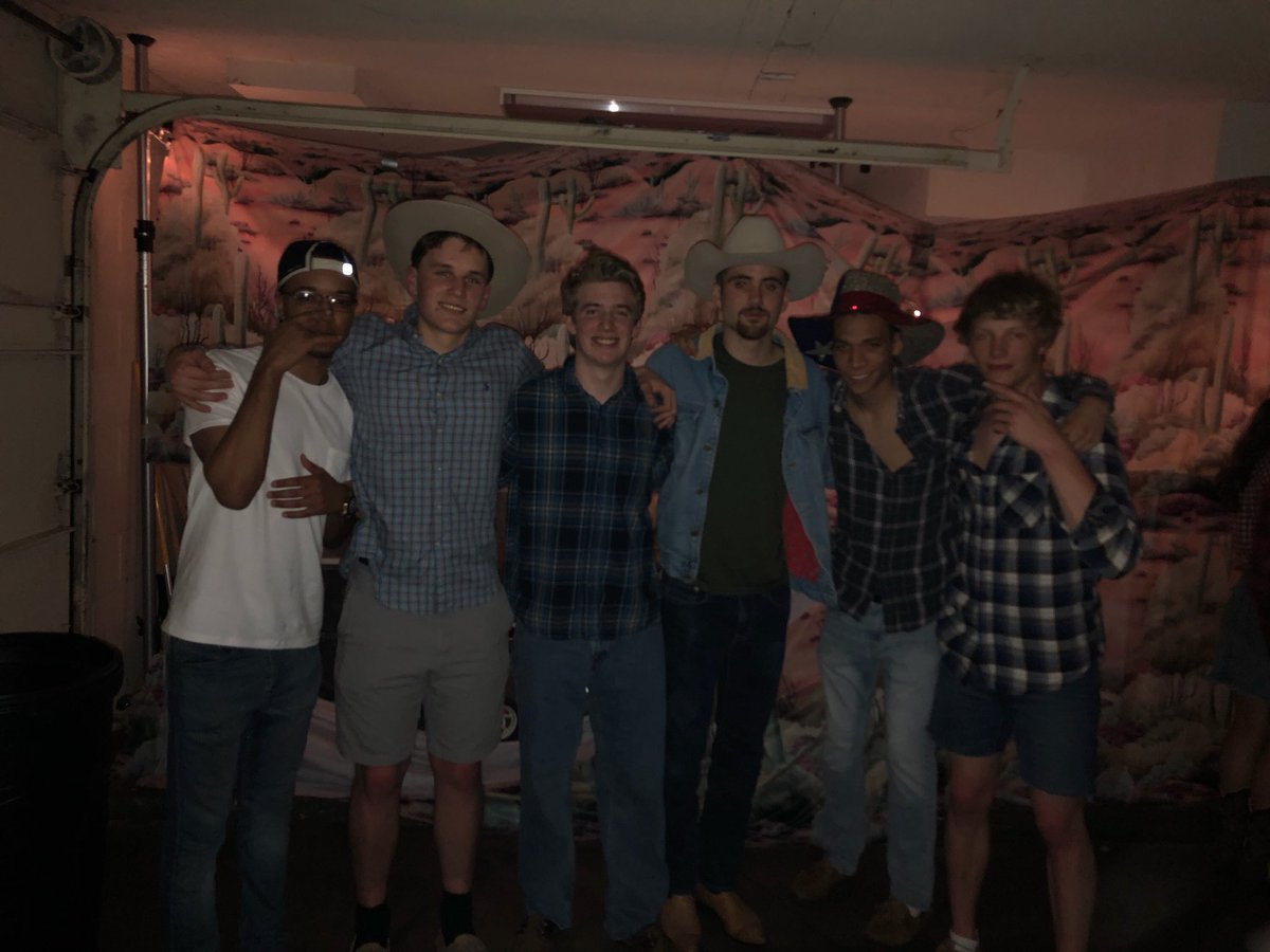 DominicDougie's tweet photo. Happy birthday bro @Marty__lenhart have a good one bro 🎉🎈🎊 https://t.co/UrhC9bKxxh