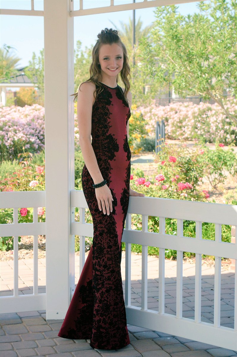 KayleeProng's tweet photo. Senior Prom✨ https://t.co/OBEJ3hHBED