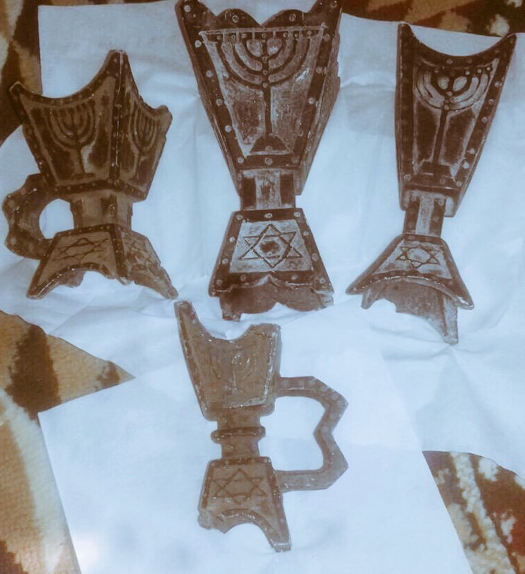 arabalbadiah's tweet photo. لم تستطع ⁧#السعودية⁩ حتى اليوم السيطرة إلا على نسبة ضئيلة من آثارها التاريخية والجزء الأعظم لا زال مشاعاً ونهبت الكثير منها لمتاحف العالم وعلى رأسها آثار الرسول التي سرقها أجداد أردوغان وعشرات الالاف من المسكوكات والألواح والتماثيل التي تحكي قصص ⁧#العرب_البائدة⁩ https://t.co/DVoyHOUG5F