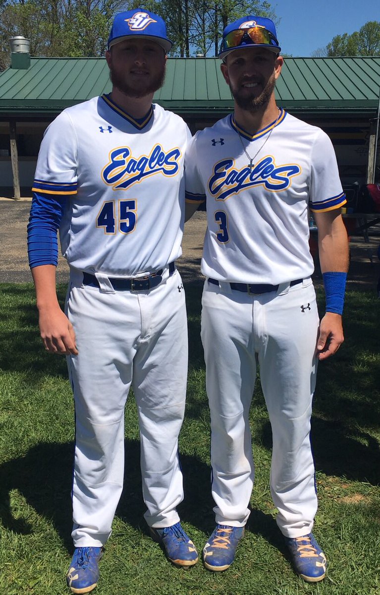 tatescrbaseball's tweet photo. Senior day for these 2 Former Creek Players @amitchell_13 @jjchapuran3 https://t.co/kklsqE7n3L