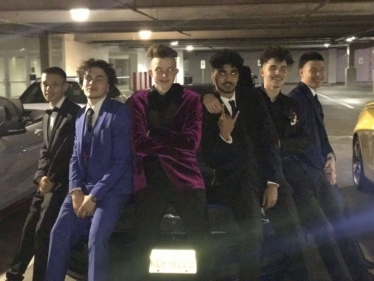 Sincere0720's tweet photo. You know how I’m rockin 😈 #Prom2k18 https://t.co/CktnRj7Vmi