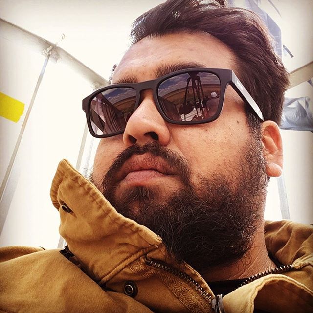 wormavin's tweet photo. Selfie season #newglasses #newcoat #lessface https://t.co/L3NPooyLwv https://t.co/Som73sIVe7