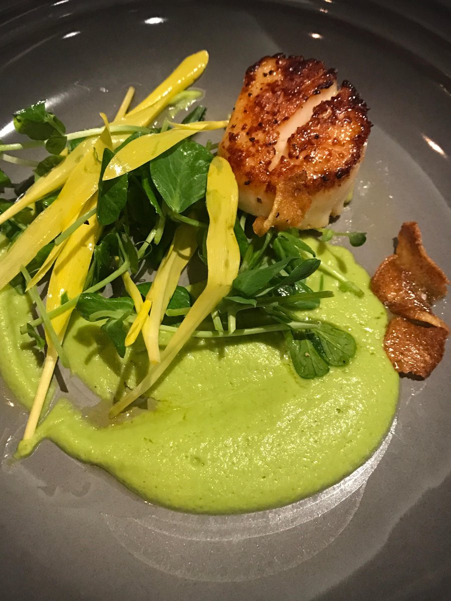 BostonDames's tweet photo. Second course: diver scallop with pea puree, pop corn shoots, and elephant garlic chips at  #57thLDEBostonAnnualDinner @RitzCarlton #Boston. @MariposaWines1 #BostonDames #LesDamesattheRitz https://t.co/D8poMBsgOm