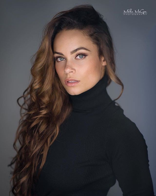 LoveTheFront's tweet photo. Featuring: @ambaluna 📸: @mikemcgeephotography
.
.
. 
#lovethefronteview #lipsandeyes https://t.co/HqDDofQbpP