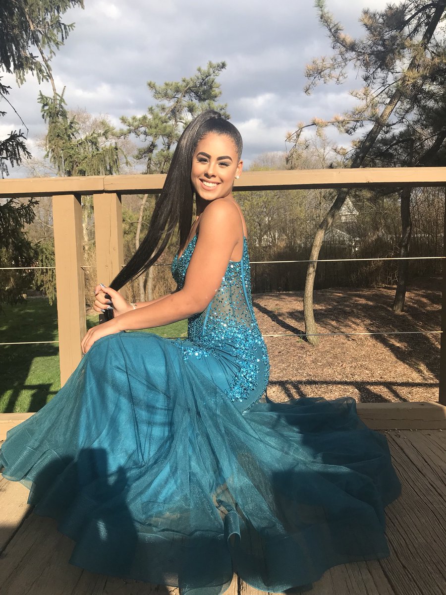 xoxojaded's tweet photo. #prom2k18 https://t.co/eZ7tgGFWu6