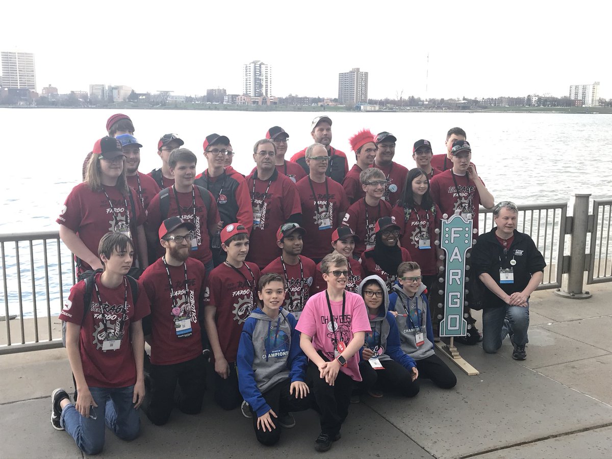 Kennedy_FLL's tweet photo. #fargoOMGrobots https://t.co/LTBFaCCU6j