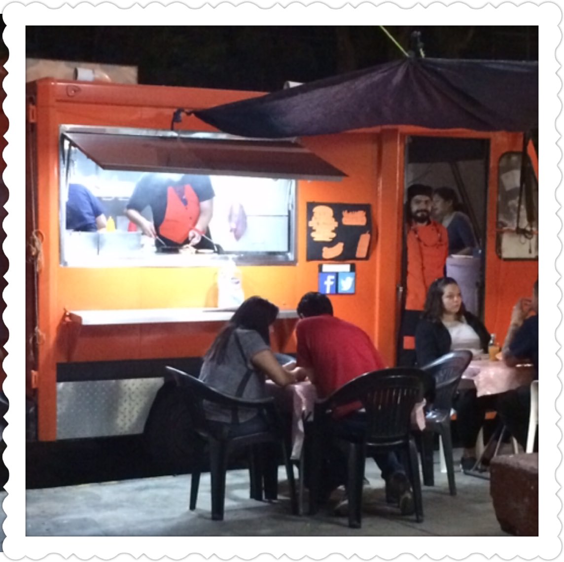 ElCamaleon2018's tweet photo. Y ustedes ya saben en dónde van a cenar? Los esperamos en @ElCamaleon2018 de 7:00 a 11:00 pm https://t.co/yI5FR5YXTj