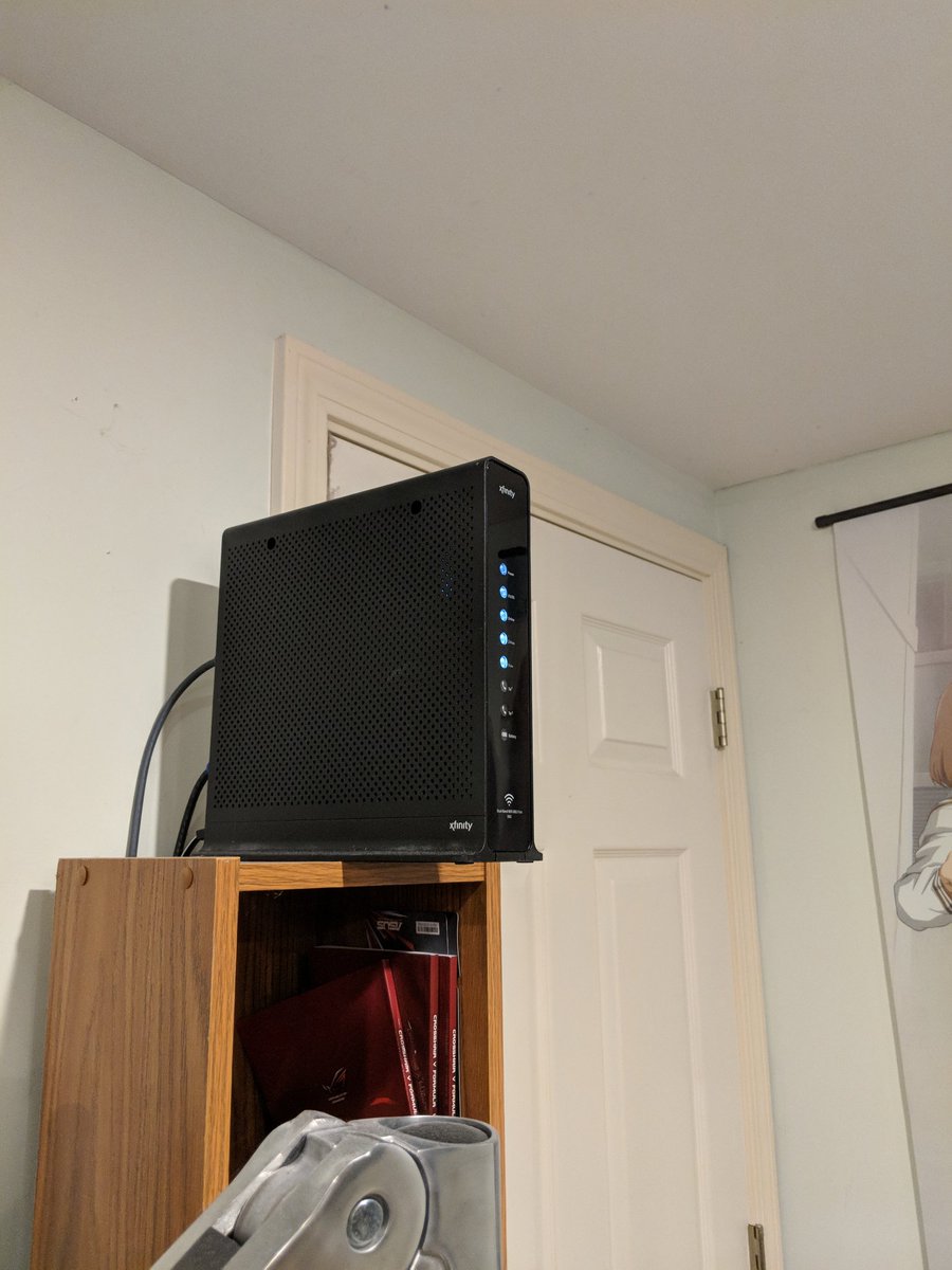 GhostKarin's tweet photo. Waiting for this goddamn thing to reconnect to the network... #comcastproblems https://t.co/NdoBOofrF3