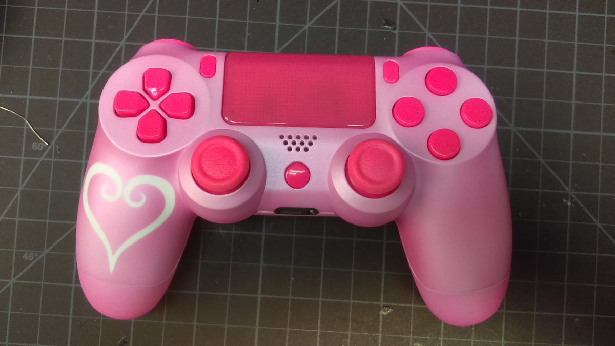 JTuNar's tweet photo. I don't mind a pink controller I actually think pink and blue are a good color combo but this is too much pink for #controllerporn https://t.co/qnNE9wzYvU