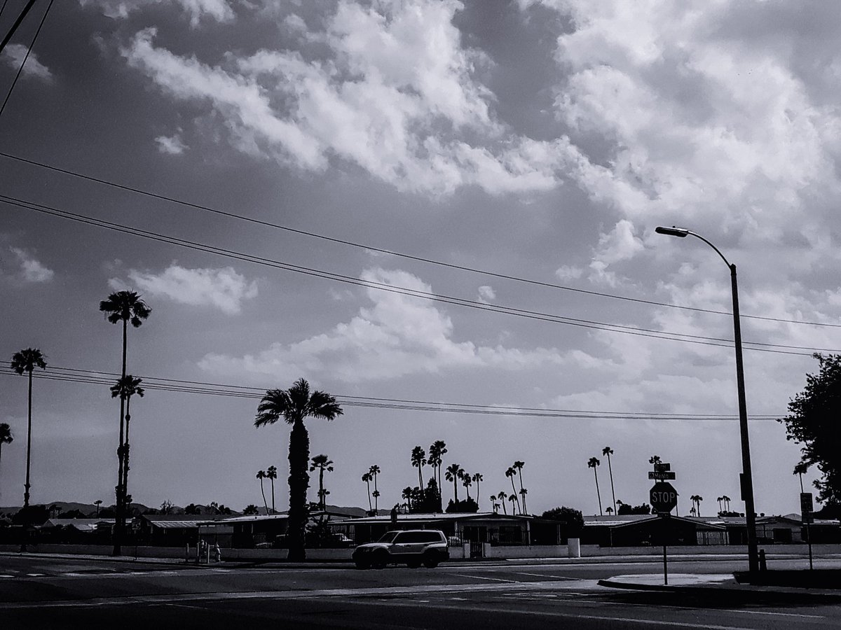 rayzrlove's tweet image. Dans une ville Californienne.

#cawx #inlandempire #cloudeffects #effetsnuages