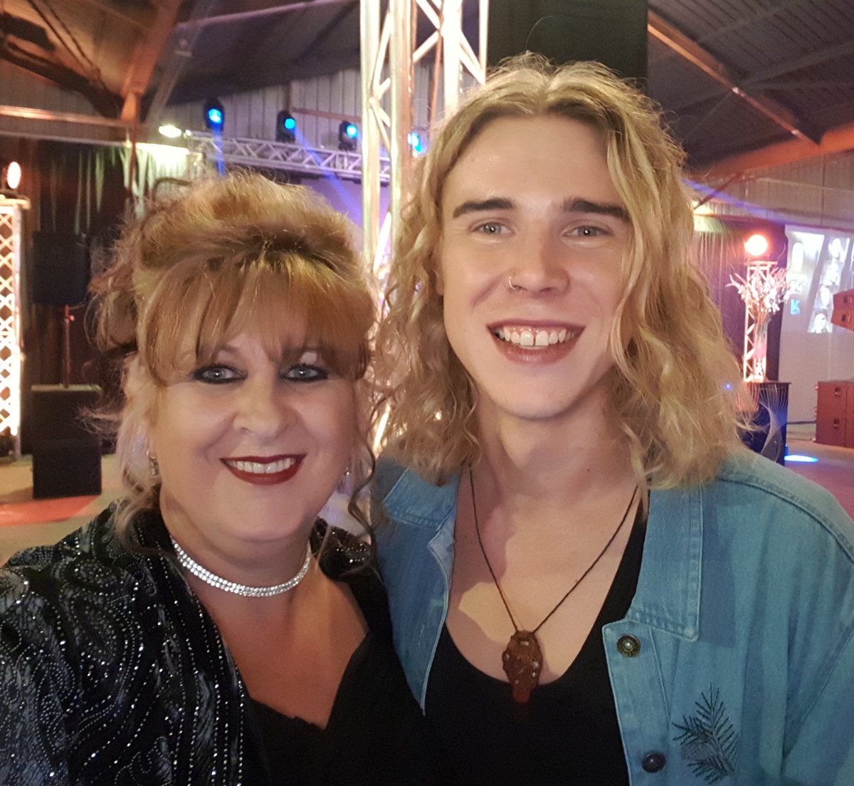 WilnaIce's tweet photo. Baie geluk met jou #Ghoema toekenning @ElandreSchwartz 🙌👏
Jou optrede van #DieLyn vanaand was beslis my gunsteling 🙋♀️
#GaanVirGoud
@kykNETtv
@Ghoema2018
@SelectMusiek https://t.co/NX3j1QHjYV