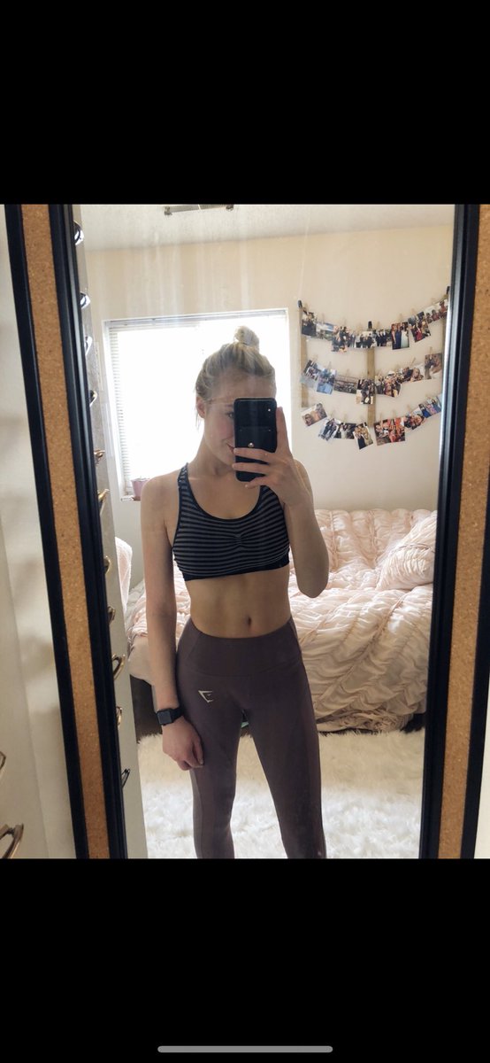 madisenschweiks's tweet photo. had a few lifestyle changes between the beginning of freshman year and now (the gym is a better stress reliever than summit) #23lbsdown https://t.co/Q4FQT4yO9q