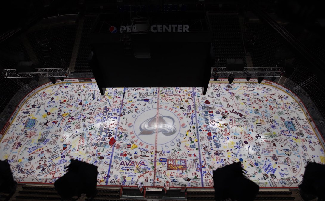 darrenrovell's tweet photo. One of the coolest traditions for hockey teams is to allow fans to paint the ice at the end of the season. Here is the latest from fans of the @Avalanche, @DetroitRedWings &amp; @LAKings. https://t.co/Oiln6odohE