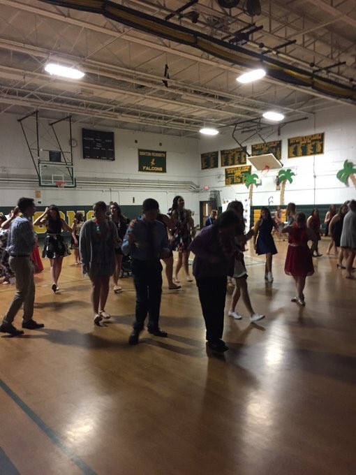 nortonbuddies's tweet photo. So much fun at Best Buddies Prom 2018! #NPSpride @BestBuddiesMA https://t.co/cAbv05RO6E