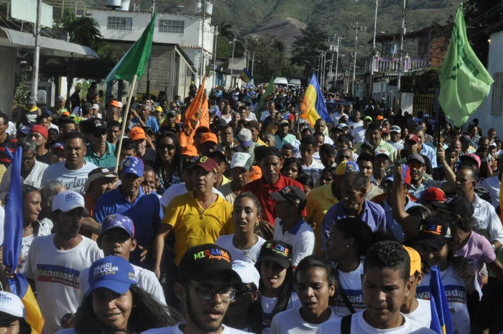 HenriFalconLara tweet picture