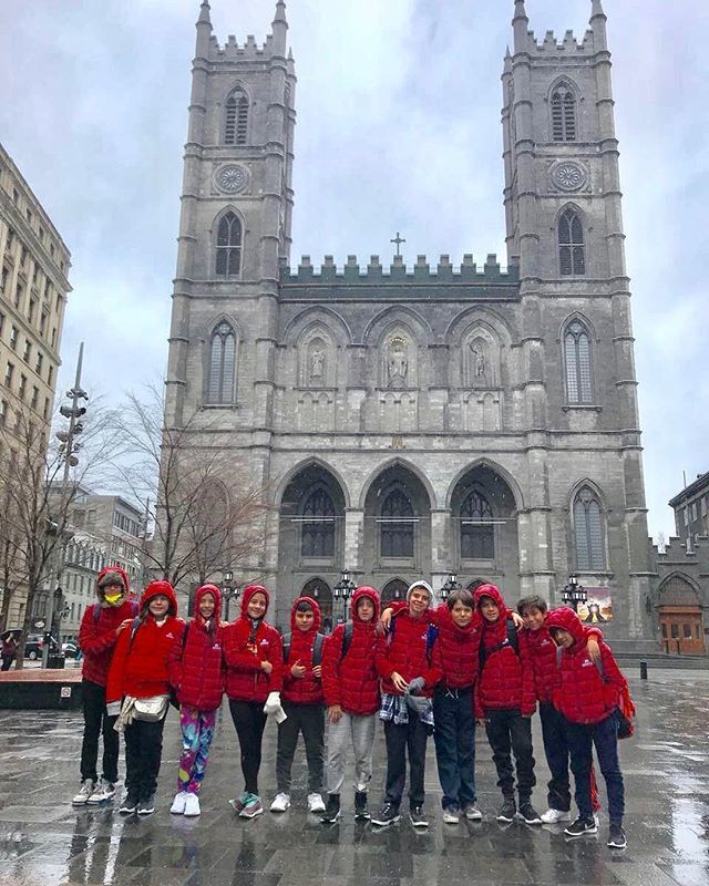 Fifth graders at Norte Damme, in Montreal. A rainy day but full of activities and learning. #learningbytraveling #happychildren #intercambiocultural #viajandoseaprende #allenglish #primaria #escuelaprimaria #elementary #aprendizaje #canada #montreal #dis… ift.tt/2FrNstS