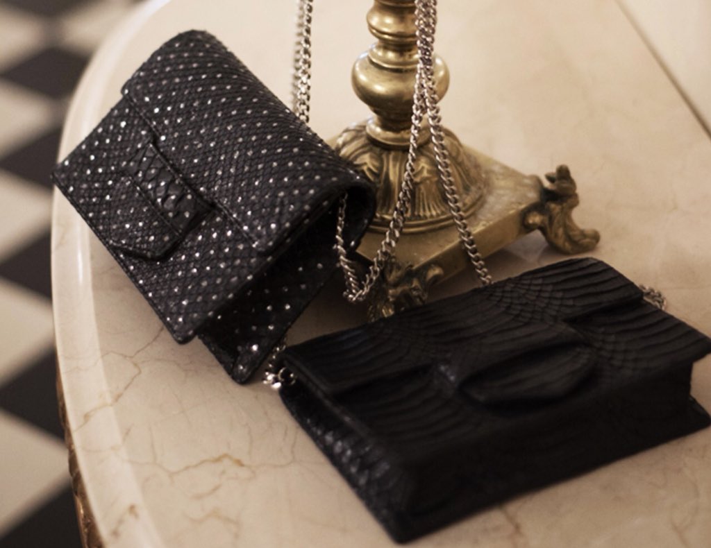 Together linkt with unbreakable chains. #youandme #AdrianaCastro