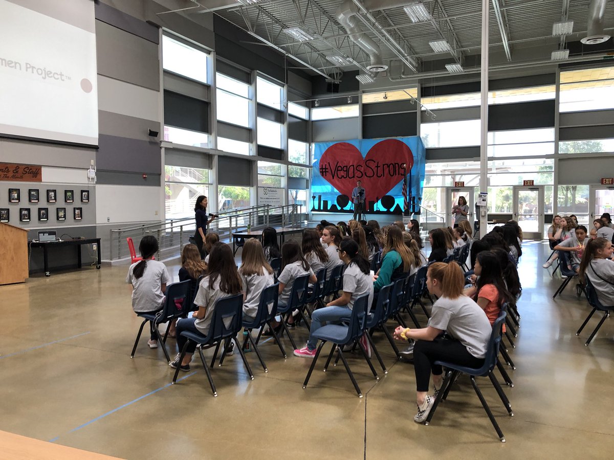PavesichChrissy's tweet photo. @luckygirliegirl thank you so much for guest speaking @WestCareerTech  #GirlsInTech #Sitwithme #powerful #Fierce thank you to the book gift! @WCTAphoto @CTEinCCSD @CCSDMagnet @NCWIT_Vegas https://t.co/kchnzgdV3m