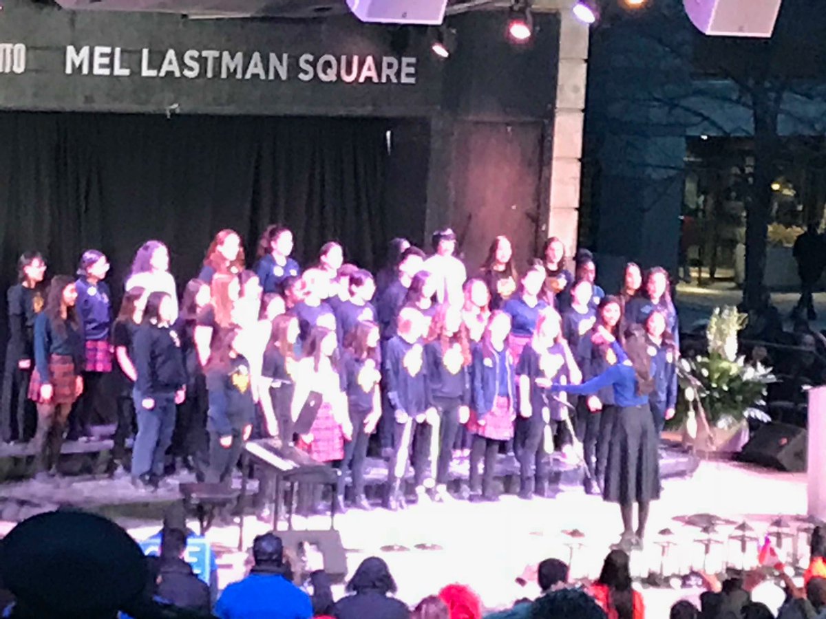 TCDSB's tweet photo. @CCAATCDSB and Earl Haig at #TorontoStrongVigil joining beautiful voices for O Canada @TCDSB @tdsb many cultures, one country, one city, proving we are #TorontoStong “ https://t.co/HYCI2xWE6x